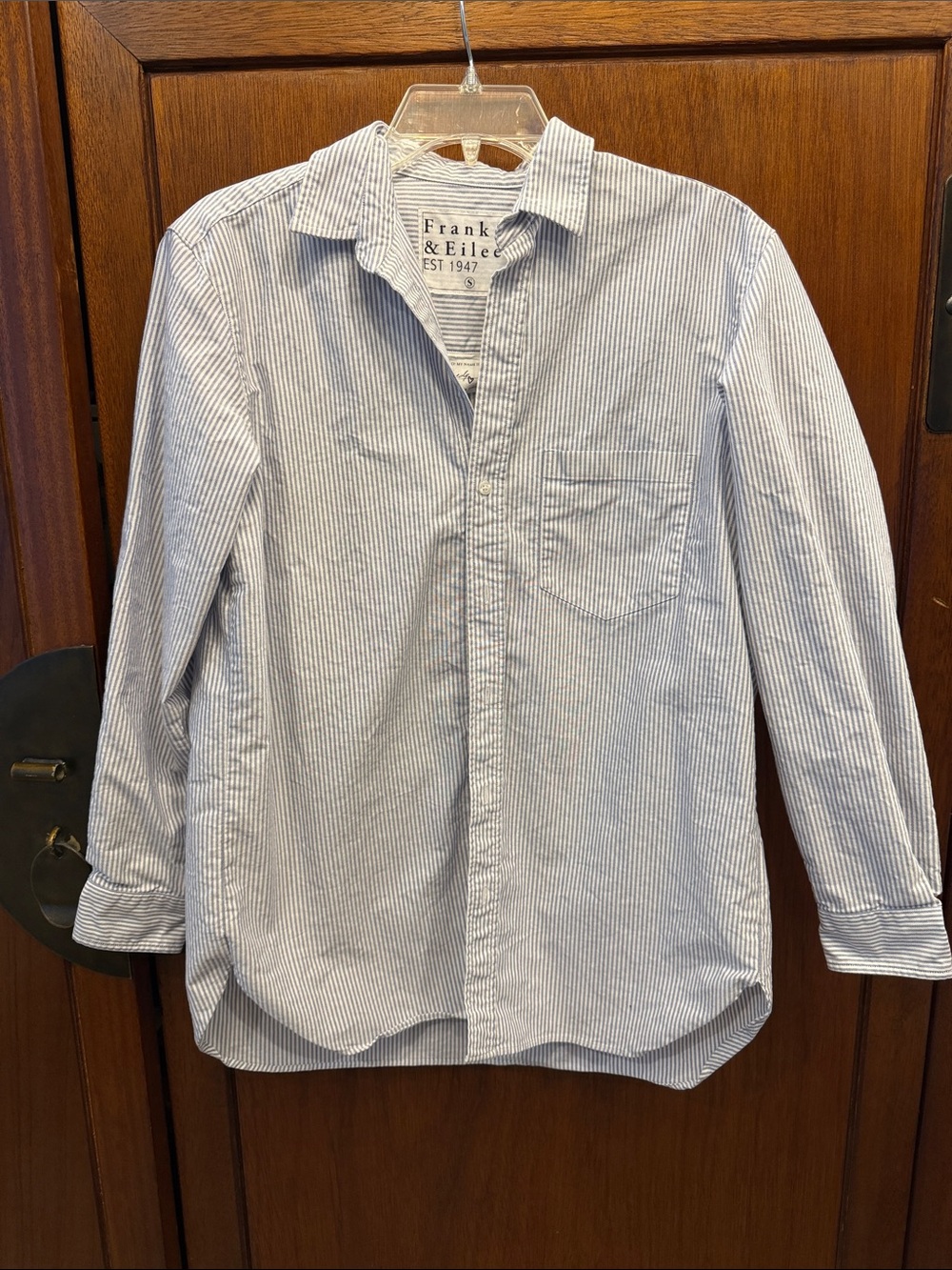 Frank & Eileen Joedy  Narrow Blue and White Stripe Button-Down Shirt Size Small